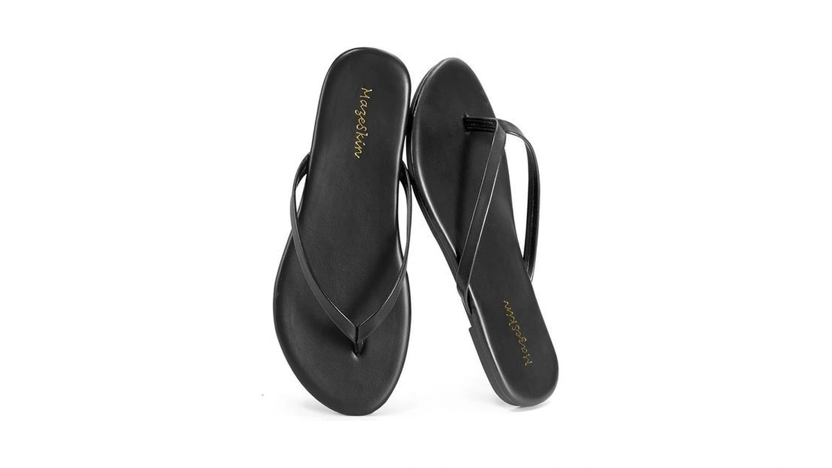 Mazeskin Womens Memory Foam Flip Flops Flat Thong Sandals Black