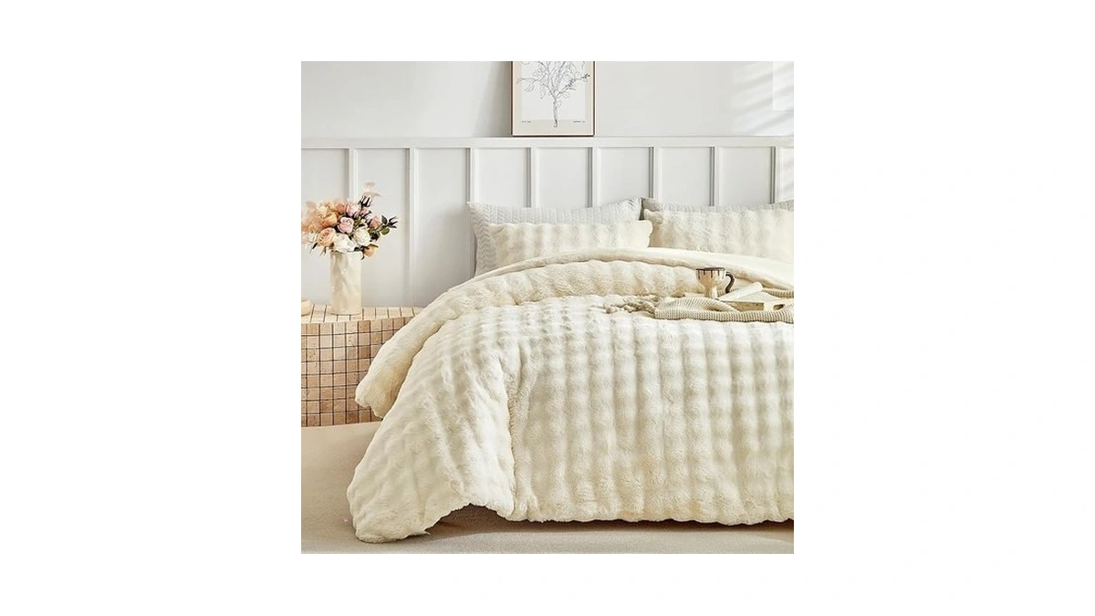 Tokokimo Fluffy Fleece Queen Size Comforter Set, Ultra Soft Reversible