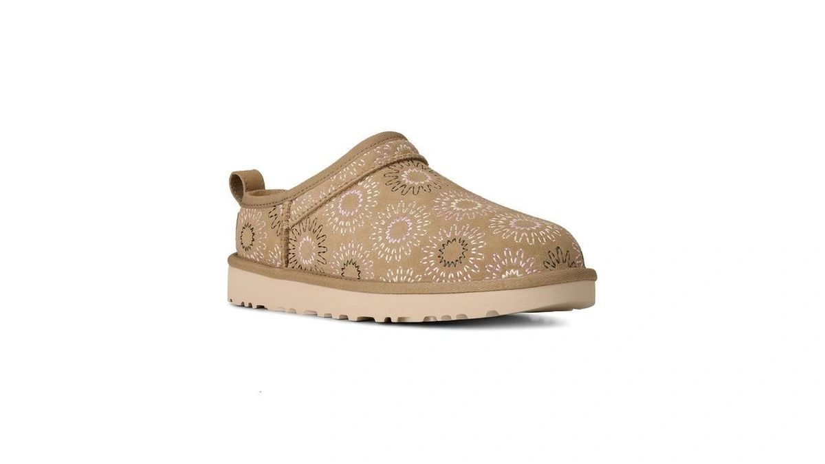Amazon : Ugg Women's Classic Micro Sun Stitch Boo