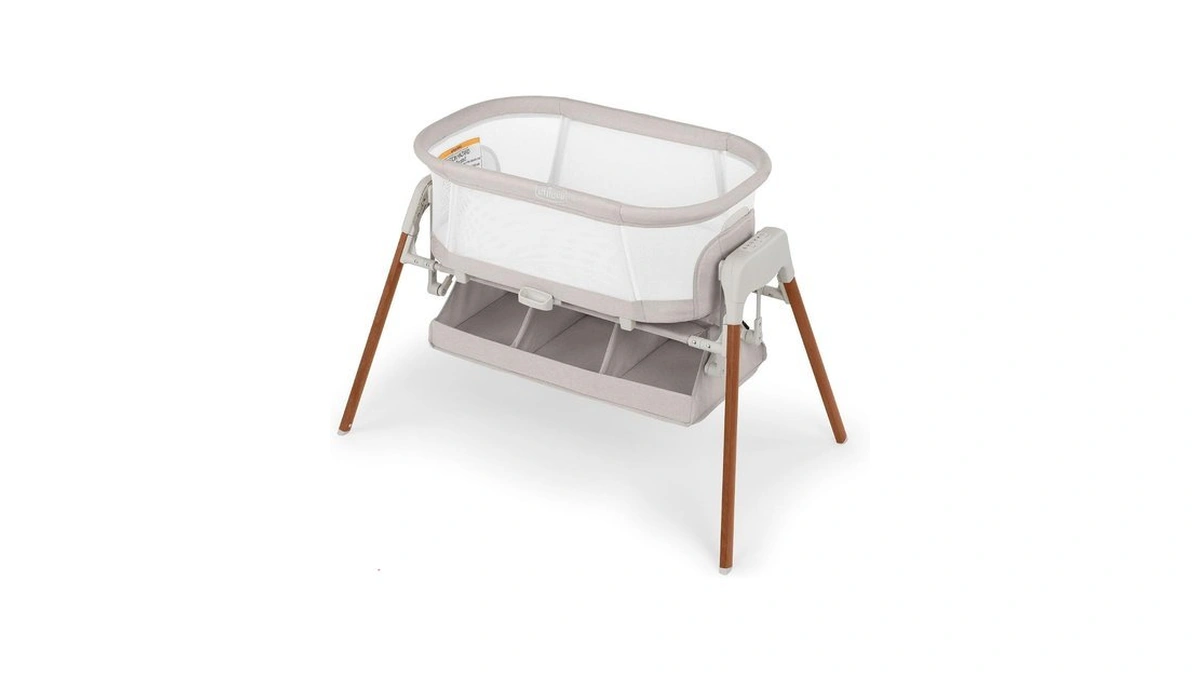 Chicco Lullaglide Plus 3-in-1 Gliding Portable Bassinet With Carry Bag
