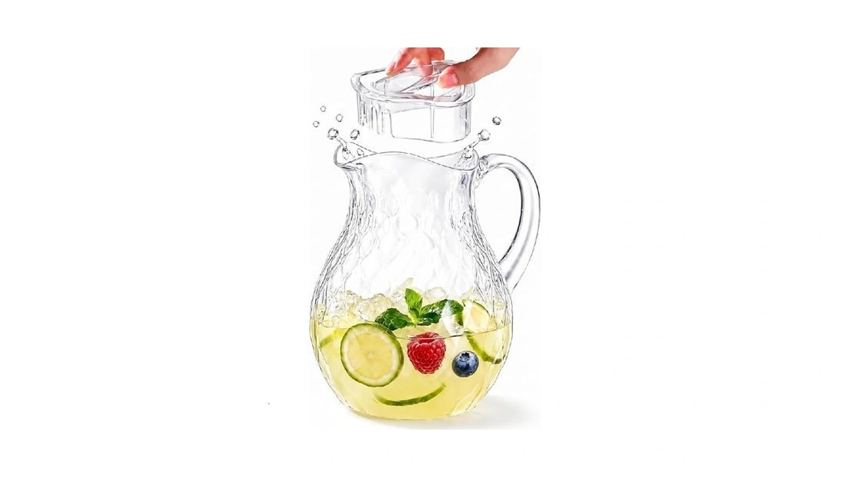 Clear Plastic Pitcher With Lid, 67 Oz Lightweight Water Pitcher