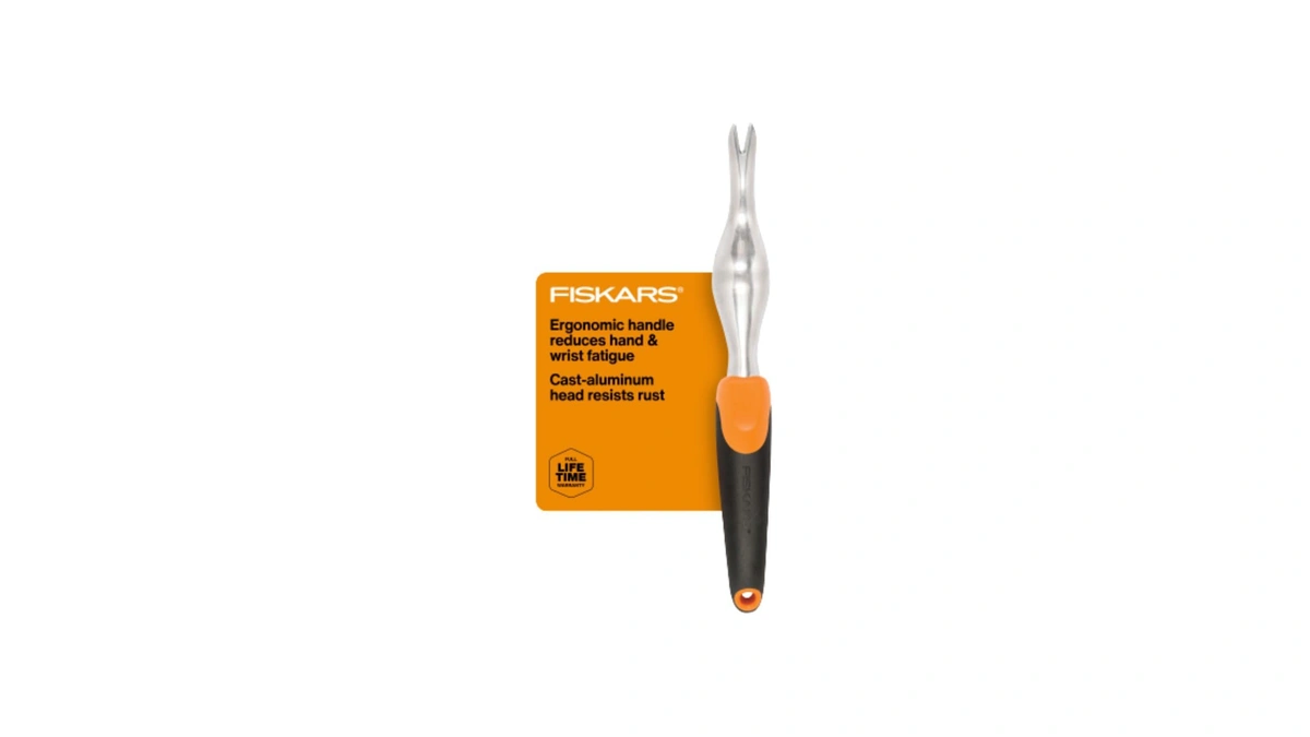 Fiskars Ergo Garden Hand Weeder Tool, Heavy Duty For Removing