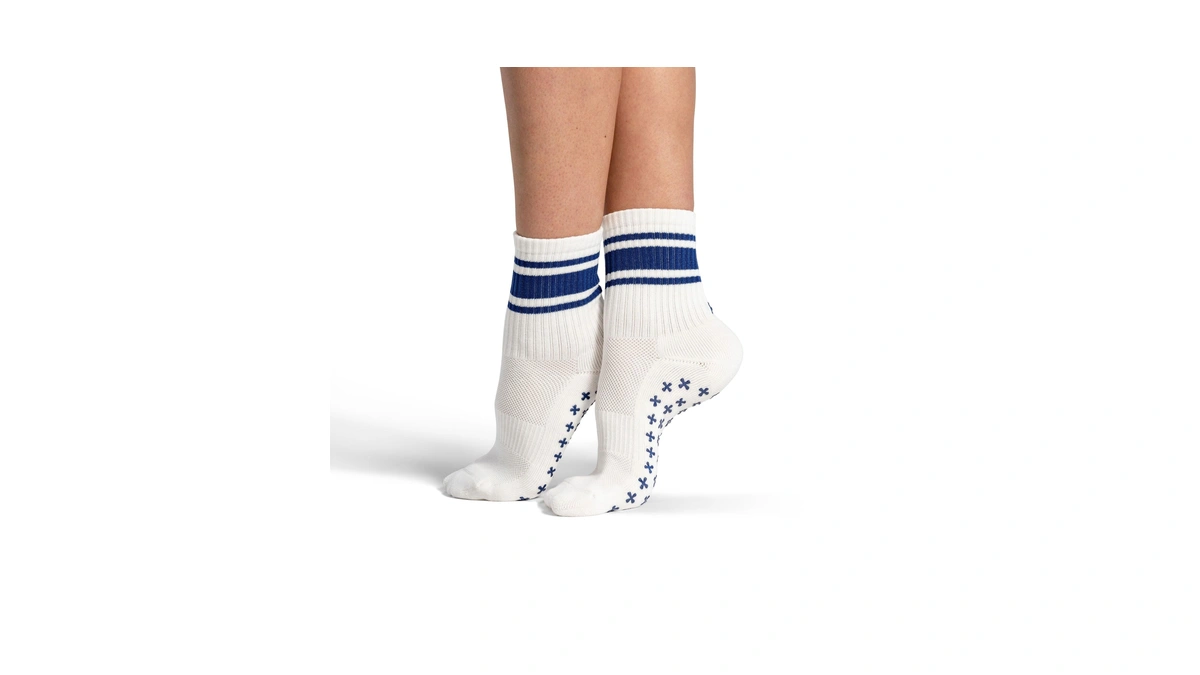Kamo Fitness Pilates Grip Socks For Women, Crew (white &