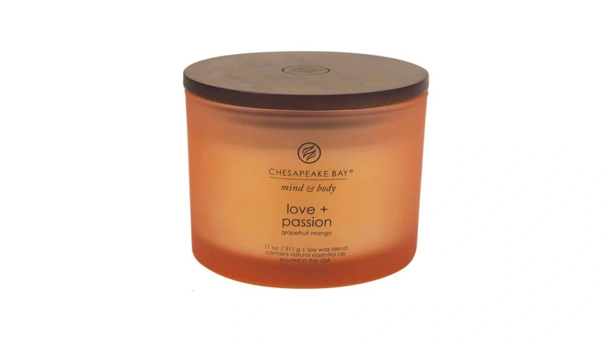 Chesapeake Bay Candle Pt40255 Scented Candle Love + Passion (grapefruit
