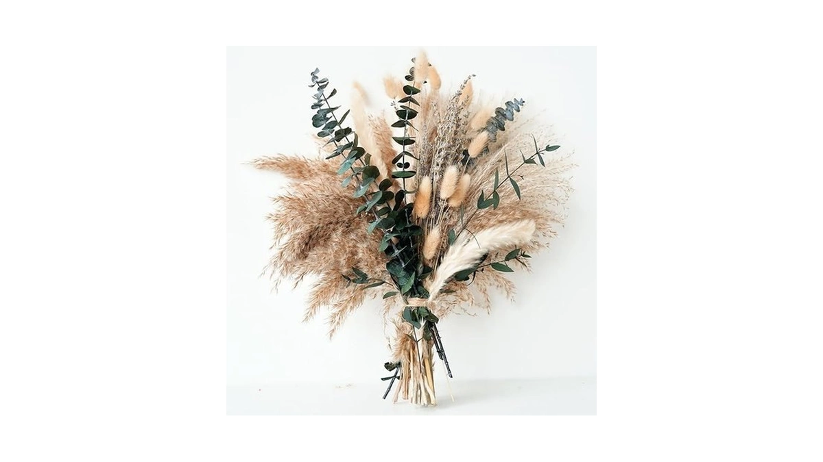 Green Pampas Grass Boho Bouquet – Exquisite Lavender And Eucalyptus