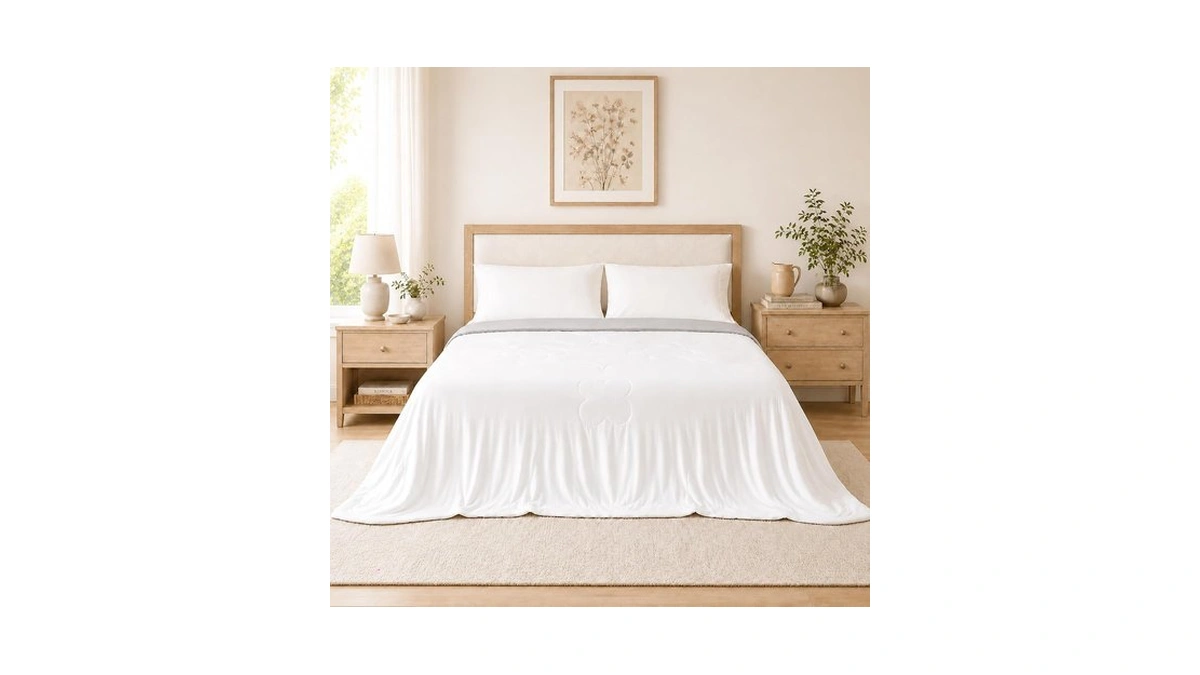 Laffylo Cooling Blanket For Hot Sleepers, Lightweight Summer Quilt With