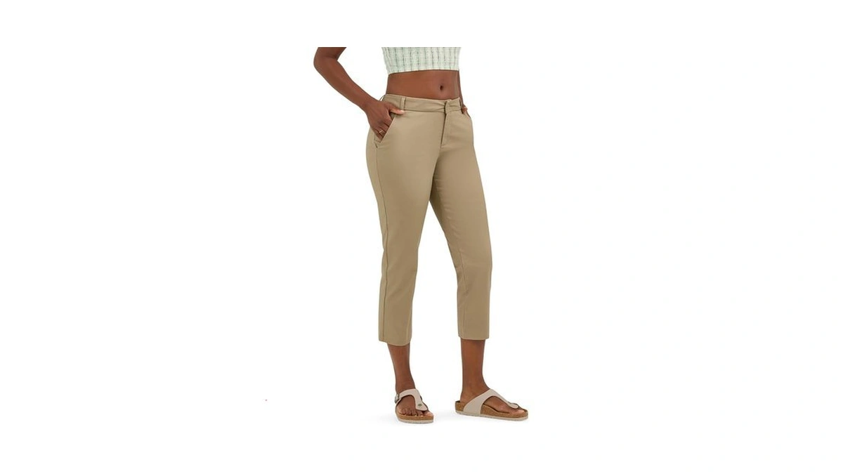 Lee Women's Wrinkle Free 23" Capri Pant, Kansas City Khaki,