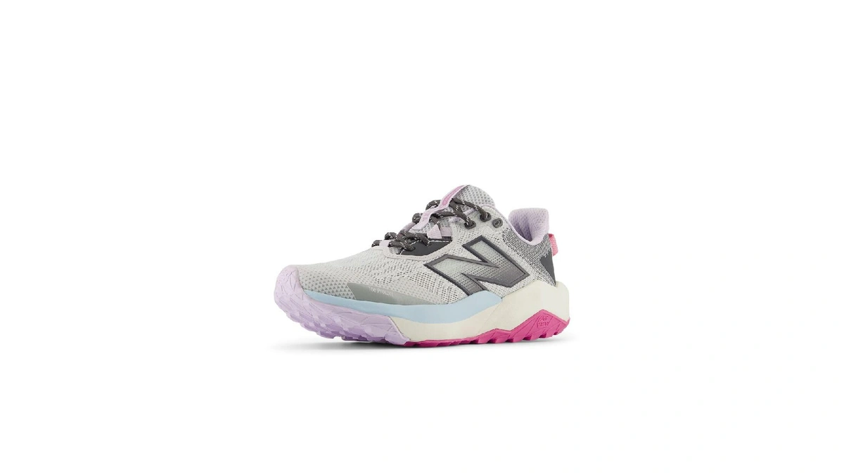New Balance Women's Dynasoft Nitrel V6 Trail Running Shoe, Grey