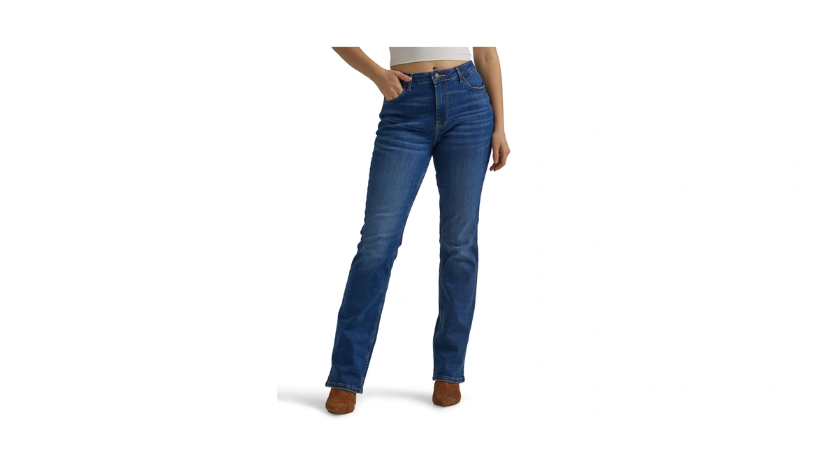 Wrangler Women's High Rise Bold Boot Jean, Crimson, 14-32