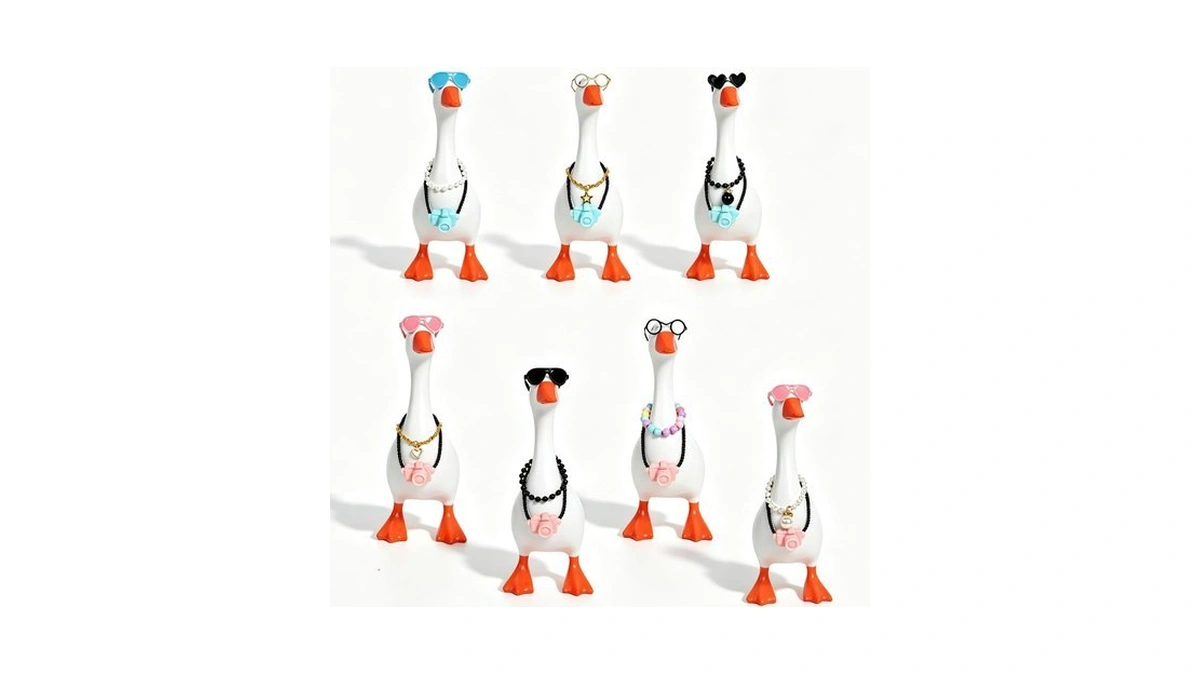 Yuboo 16pcs 7 Inch Desk Goose Outfits Mini Porch Goose