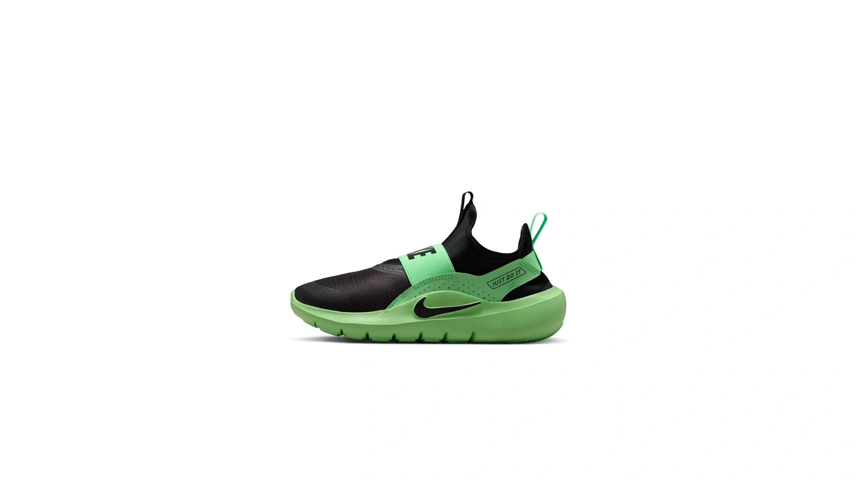 Nike Big Kids' Flex Runner 4 Running Shoes, Black/black-illusion Green,