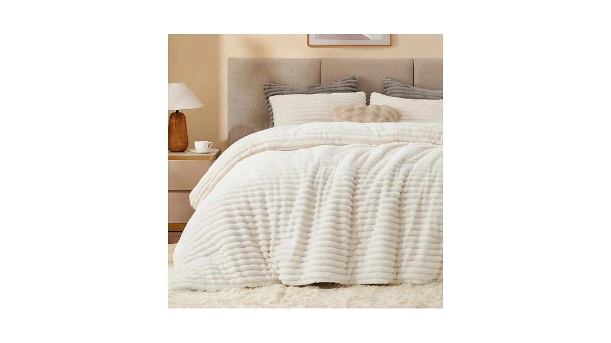 Bedelite Fleece Queen Comforter Set, Fluffy Bed Set, Cream White