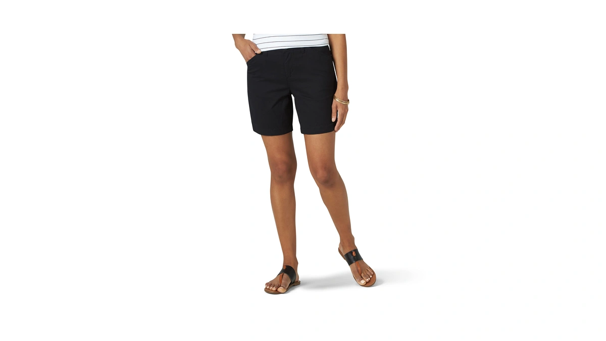 Lee Women's Legendary 7" Chino Walkshort, Black, 20