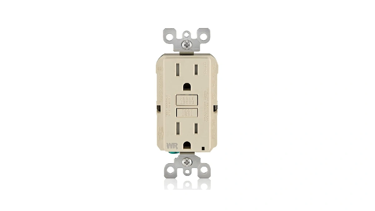Leviton Weather-resistant Outlet, 15 Amp, Self Test, Tamper-resistant With Led