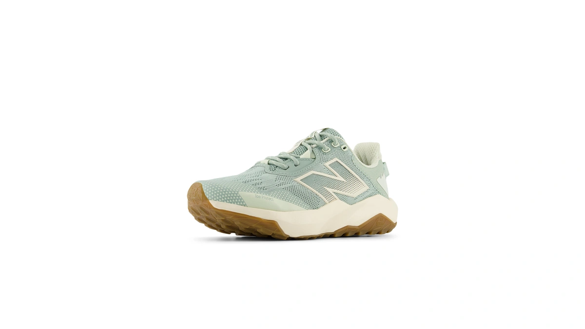New Balance Women's Dynasoft Nitrel V6 Trail Running Shoe, Mosaic