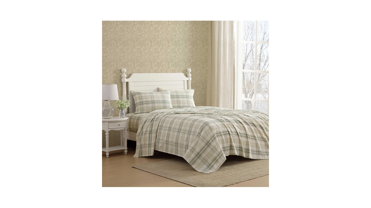 Laura Ashley - Queen Sheet Set With Fitted Sheet &