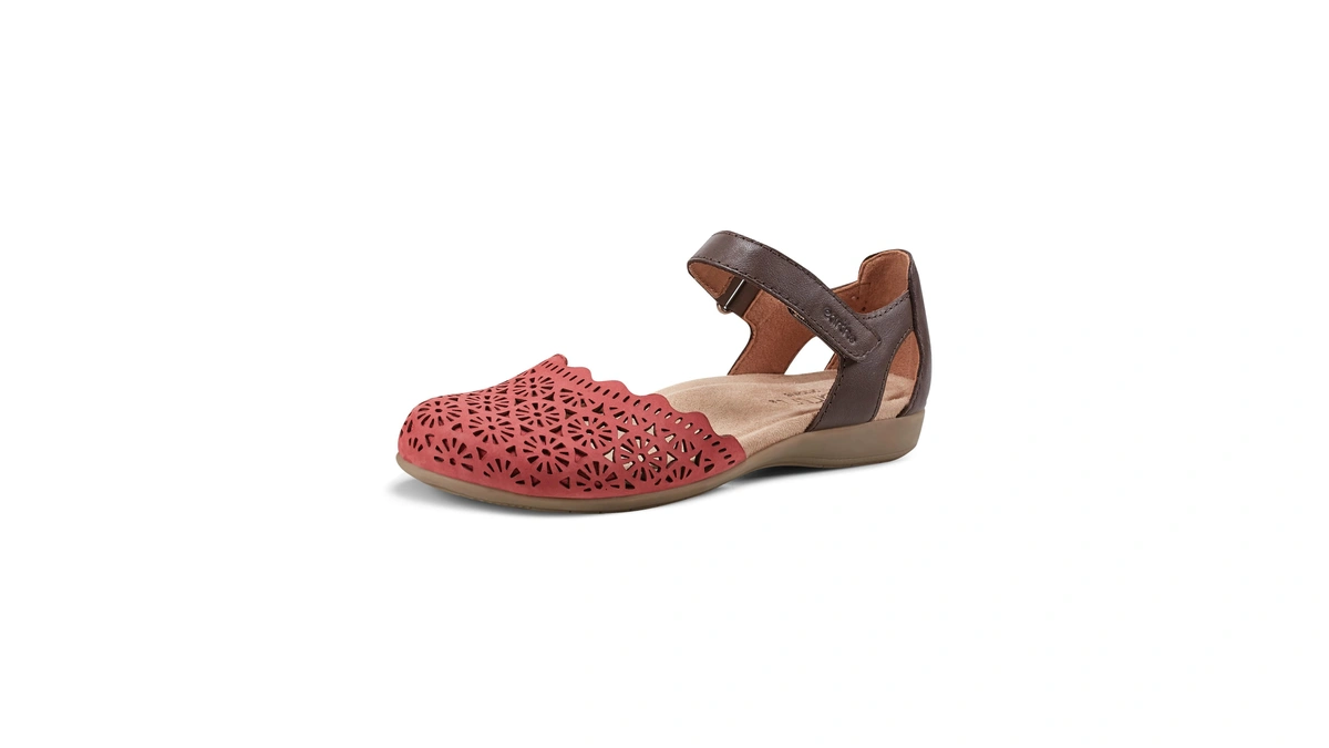 Earth Footwear Women's, Bronnie Sandal, Red 610, 7.5 M
