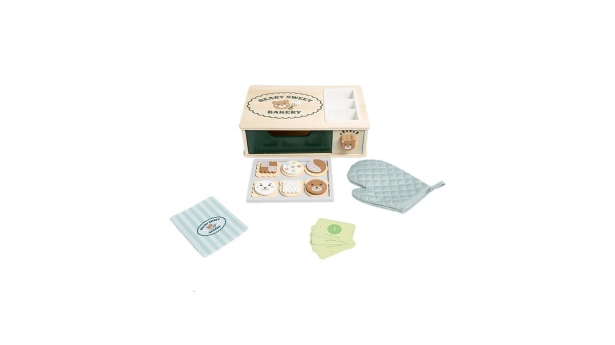 Pearhead Wooden Bakery Play Food Set, 25-piece Baking Oven Toy