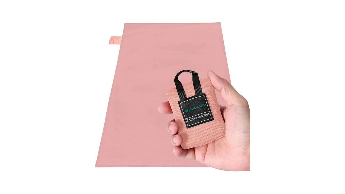 Odoland Sandproof Beach Blanket, Waterproof Portable Mat With Carry Pouch