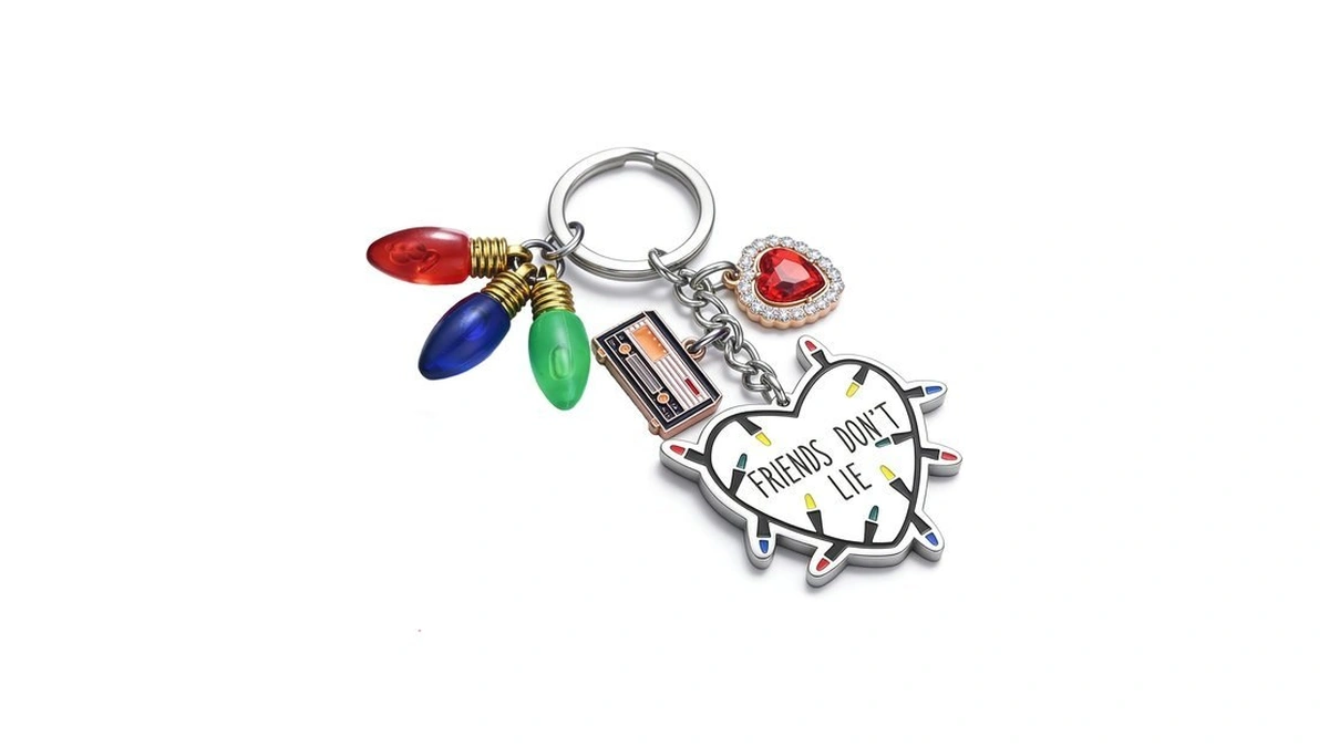 Pesltou Friendship Gifts Keychain, Friends Don't Lie Heart Keychain For