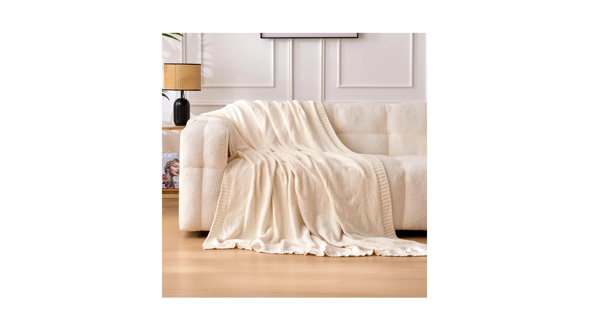 Amazon Basics Chunky Chenille Knit Throw Blanket For Couch, Bed