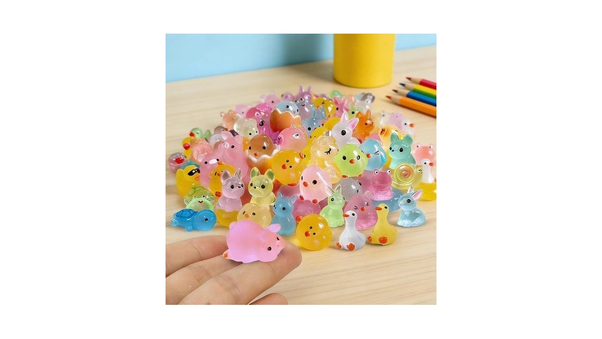 50pcs Luminous Mini Resin Animals, Random Style Resin Animals Variety