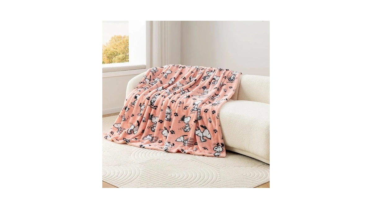 Berkshire Peanuts® Ultra Plush Thick Faux Rabbit Fur Snoopy Blanket,