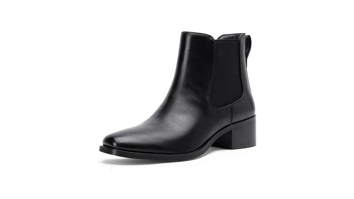 Vepose Women Black Chelsea Ankle Boots With Low Heel, Size
