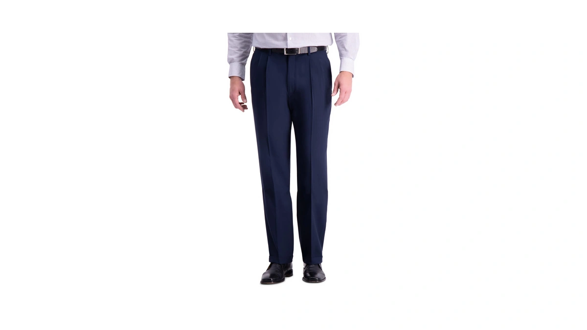 Haggar Men's Classic Fit Pleated Premium Comfort Dress Pant