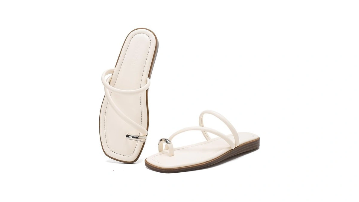 Stratuxx Kaze Women's Toe Ring Flat Sandals Dressy Strappy Flip