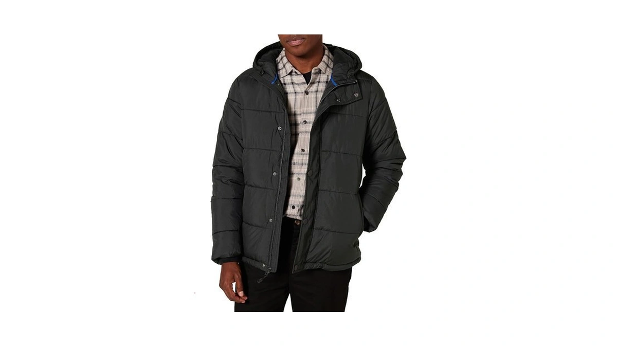 Amazon Essentials Men's Heavyweight Hooded Puffer Coat, Black, Large