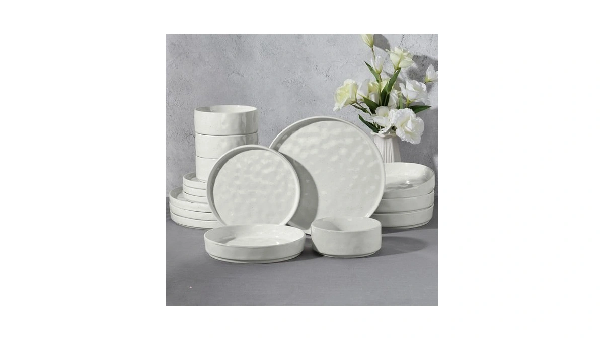 E-far Stoneware Dinnerware Set, 16-piece White Plates And Bowls Sets