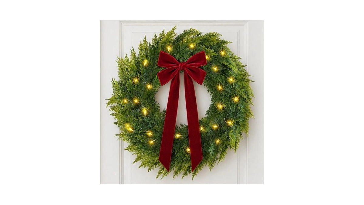 Christmas Decorations, 22 Inch Pre-lit Christmas Wreath With Red Velvet