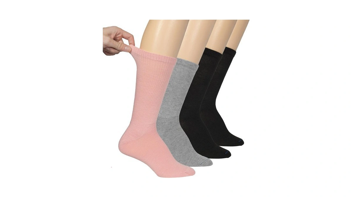 Dr. Scholl's Women's Diabetic & Circulatory Non-binding Flat-knit Socks