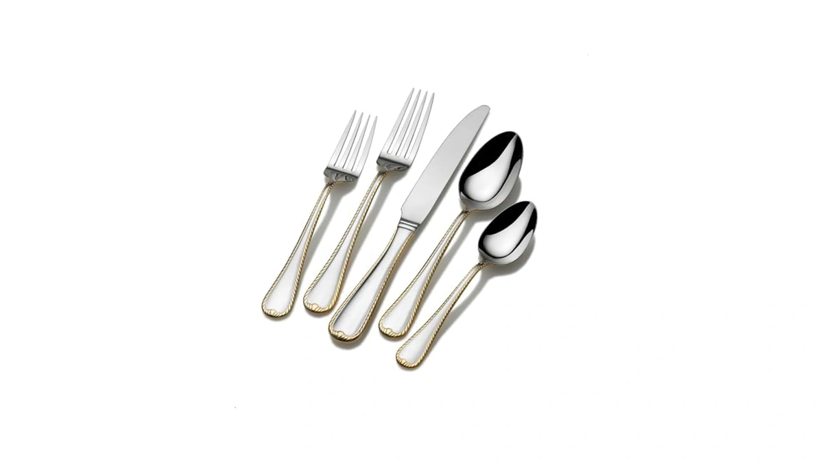 Mikasa Cameo Gold 65-piece Flatware Set For 12, 18/10 Stainless