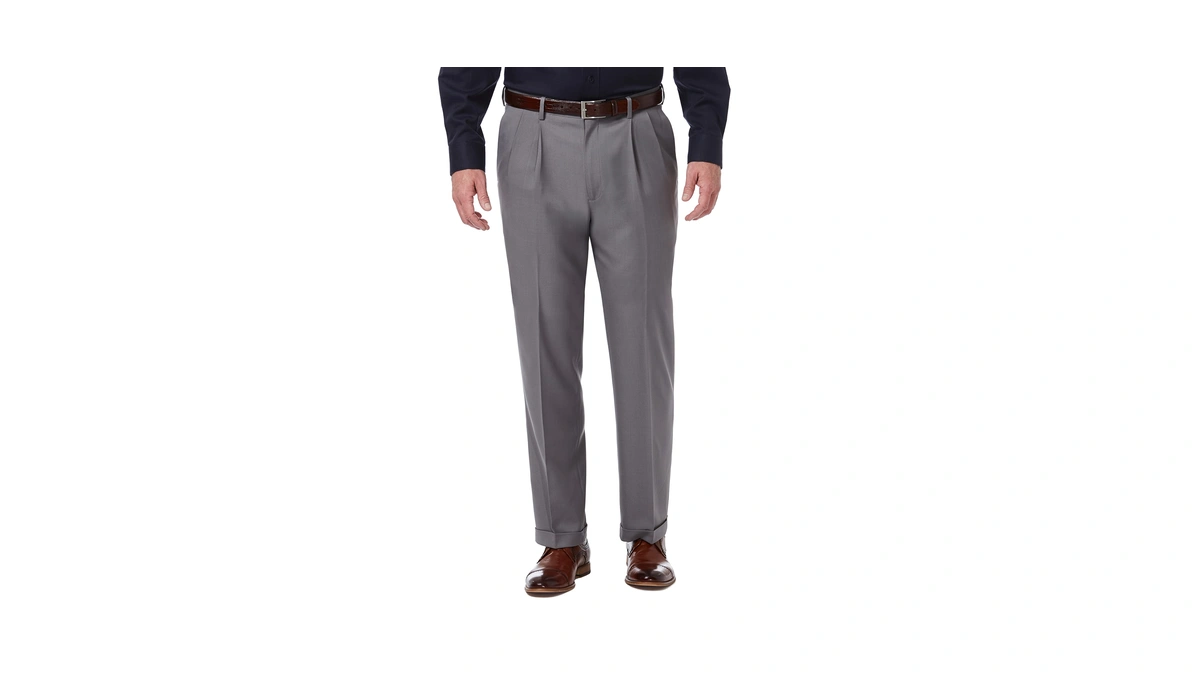 Haggar Men's Classic Fit Pleated Premium Comfort Dress Pant