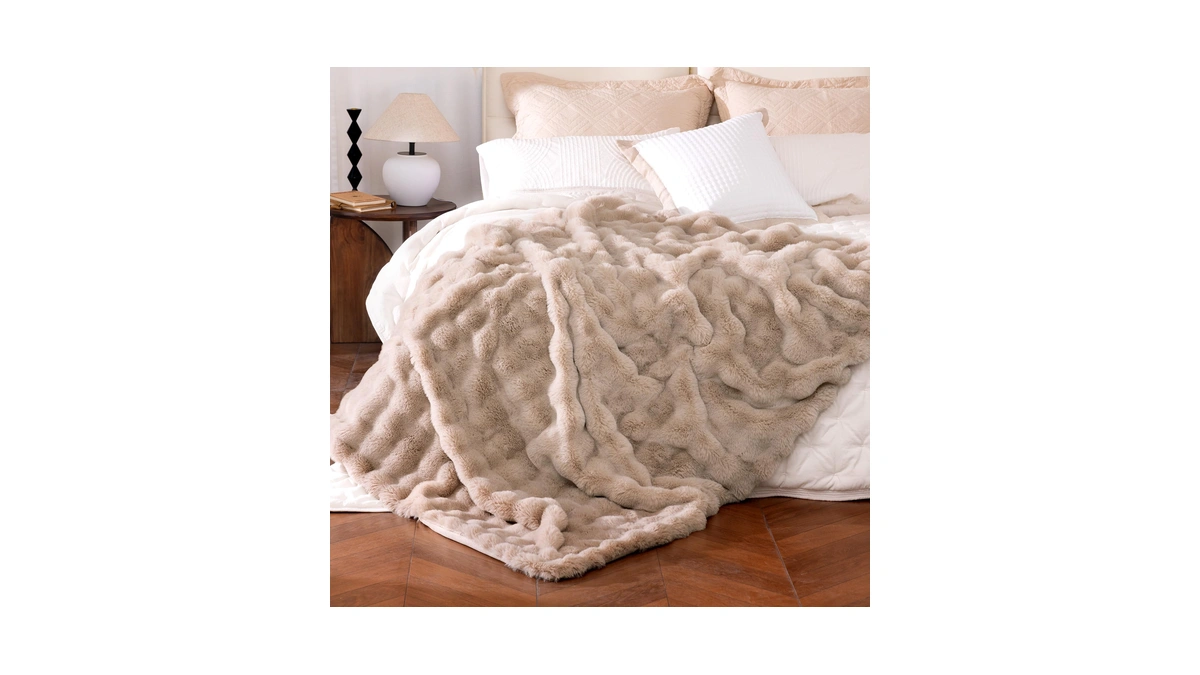 Blunique Ultra Soft Cozy Faux Fur Throw Blanket, Fuzzy Plush