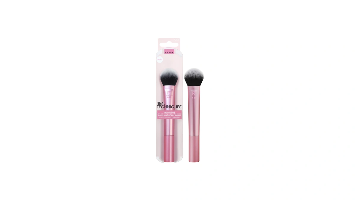 Real Techniques Tapered Blush Brush For Cheeks, 1 Count