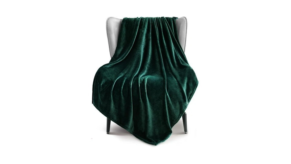 Exclusivo Mezcla Soft Fleece Throw Blanket For Couch, Forest Green