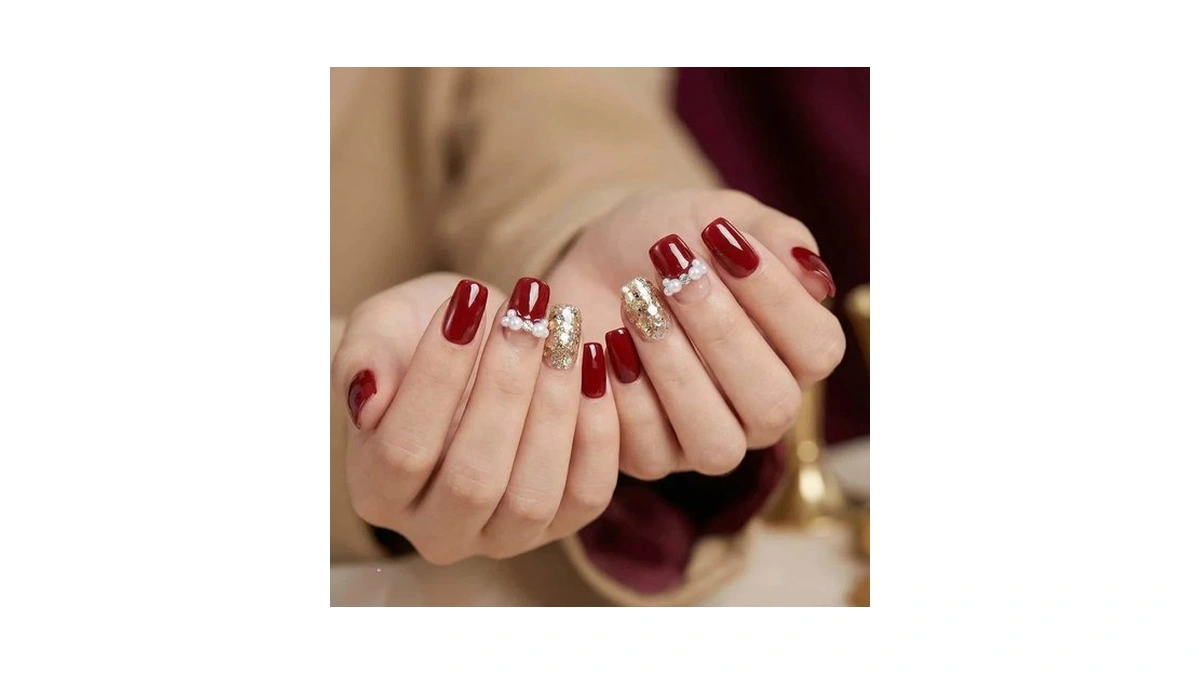 Clyhltmz Short Square Press On Nails,gold Glitter,pearl Designs 24pcs