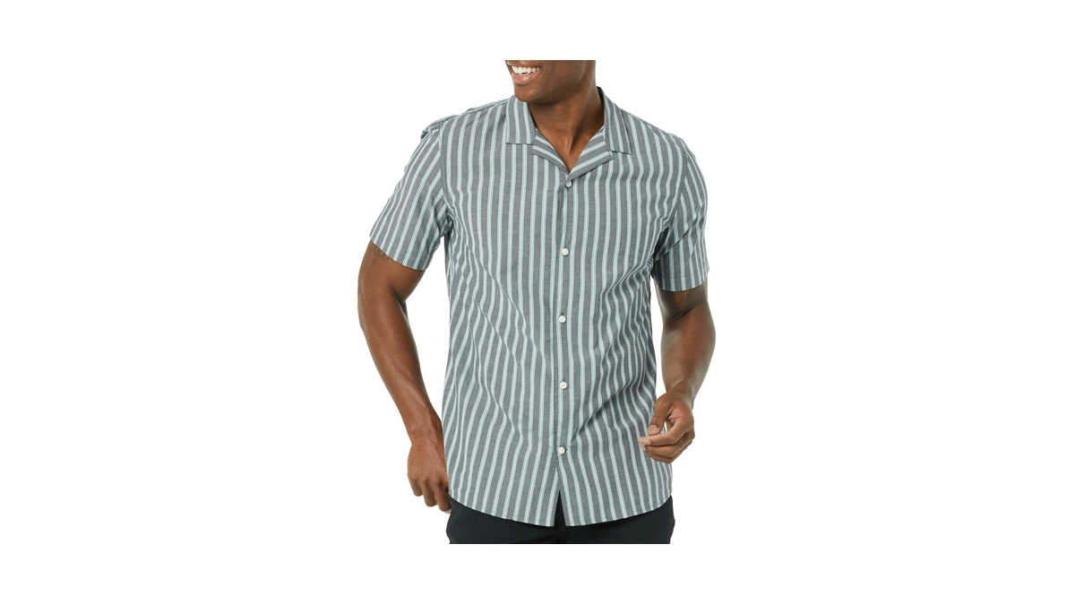 Amazon Essentials Men's Vacation Cotton Button-down Short Sleeve Resort Shirt,