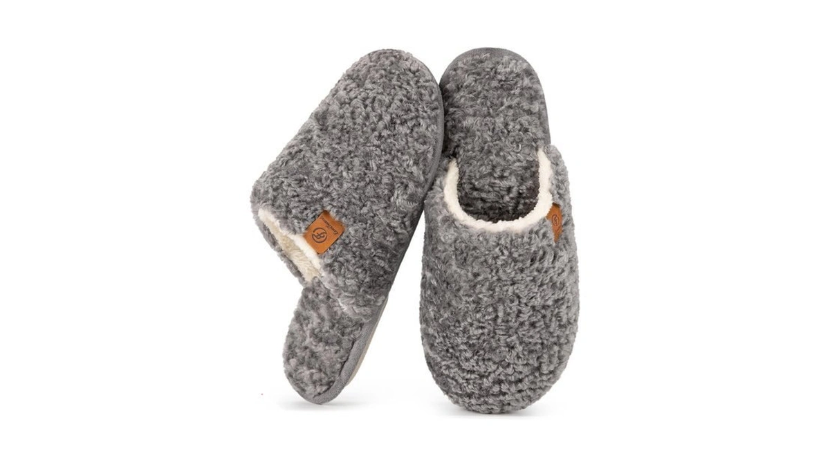 Everfoams Women's Fuzzy Slippers Cozy House Shoes Light Gray, 7-8