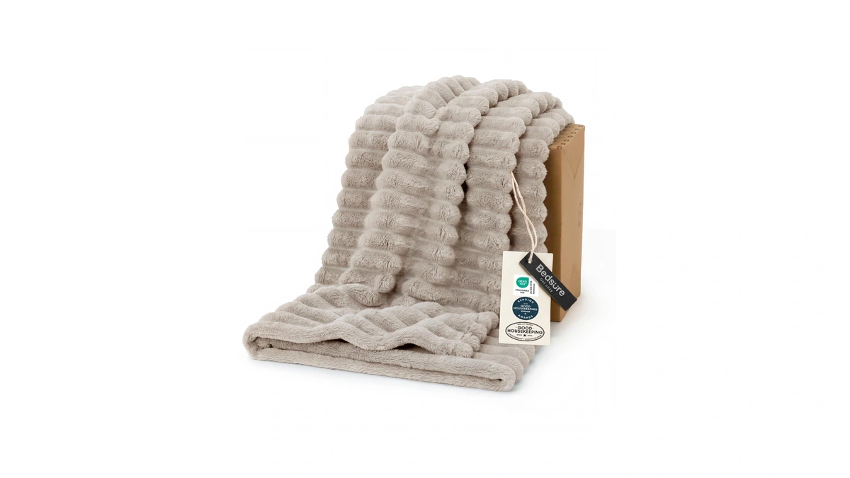 Bedsure Soft Beige Throw Blanket For Couch Decor Gifts 50"x60"