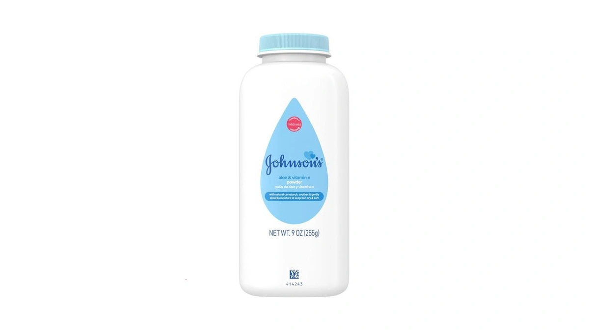 Johnson's Baby Powder, Naturally Derived Cornstarch, Hypoallergenic, 9 Oz